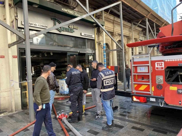 İstiklal Caddesi’nde restoranda korkutan yangın
