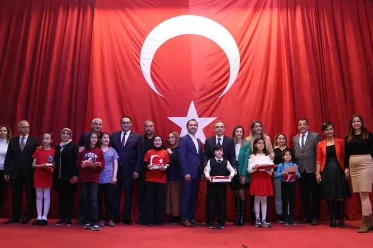 İstiklal Marşı’nı güzel okuma yarışması izleyenleri duygulandırdı
