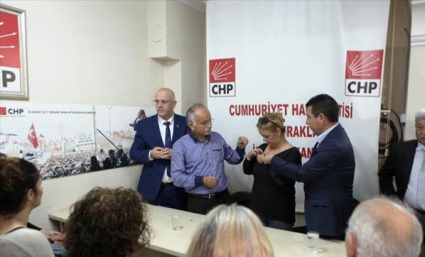 81 kişi MHP’den CHP’ye geçti