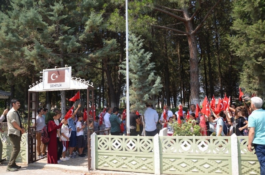 İznik Şehitliği’nde anlamlı tören