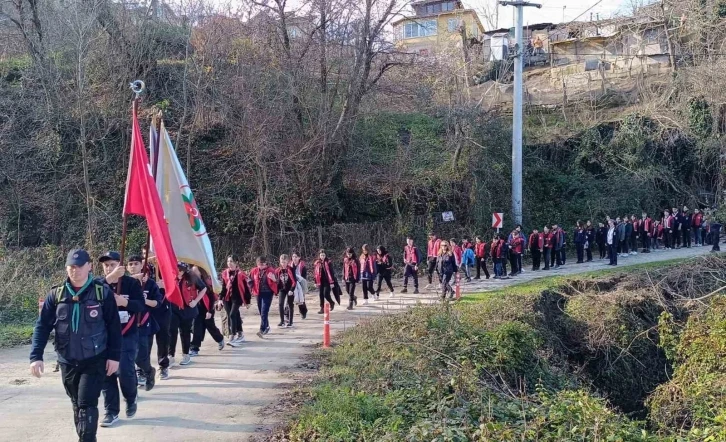 İzciler Sarıkamış şehitlerini andı
