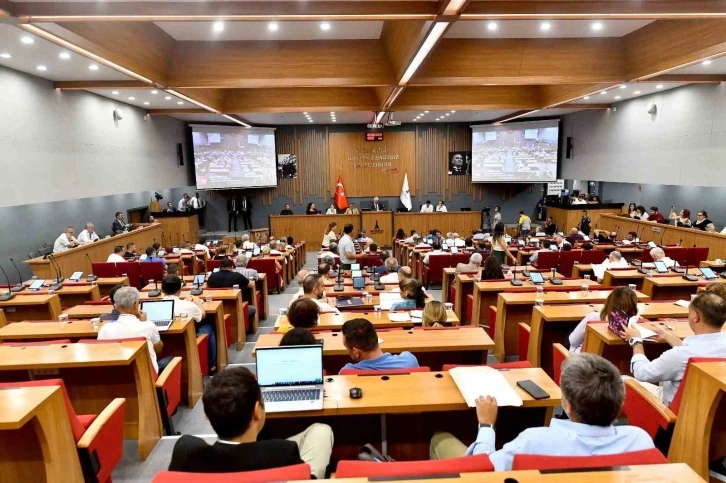 İzmir Büyükşehir Meclisi’nden Başkan Soyer’e yetki
