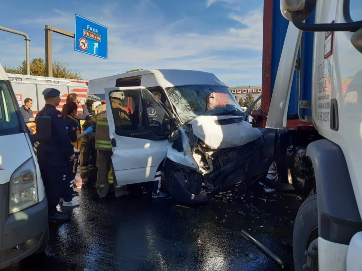 Feci kaza: 1’i ağır 6 cezaevi personeli yaralı