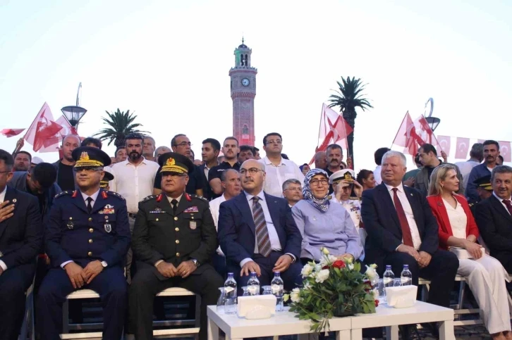 İzmir’de "15 Temmuz Demokrasi ve Milli Birlik Günü" anma etkinliği
