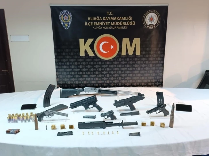 İzmir’de silah tacirine darbe: Ele geçirilenler arasında uçaksavar mühimmatı da var
