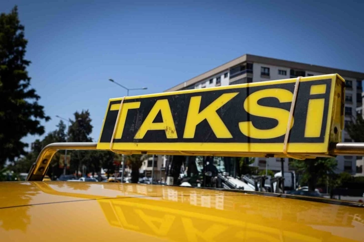 İzmir’de taksi ücretlerine 1 ayda çifte zam

