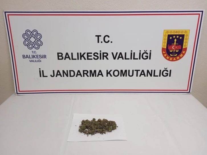 Jandarma’dan 4 ilçede uyuşturucu tacirlerine operasyon
