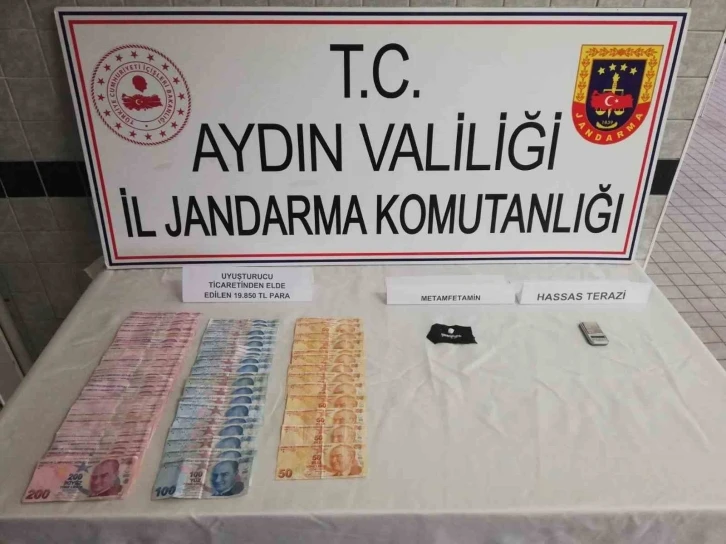 Jandarma torbacılara geçit vermiyor: 2 gözaltı
