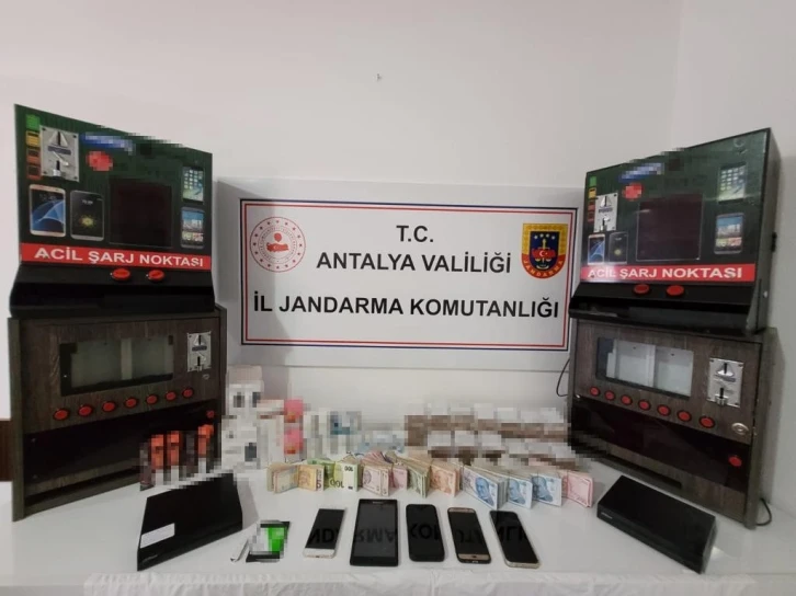 Jandarma uyuşturucu tacirlerine geçit vermiyor
