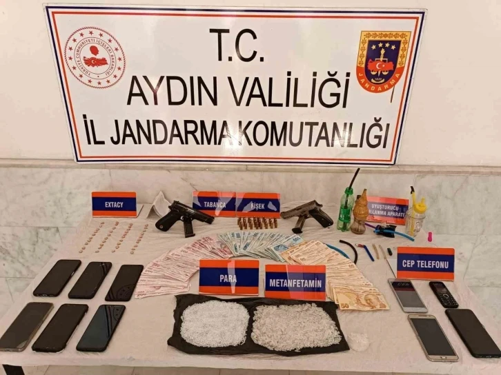 Jandarmadan eş zamanlı uyuşturucu baskını: 8 gözaltı
