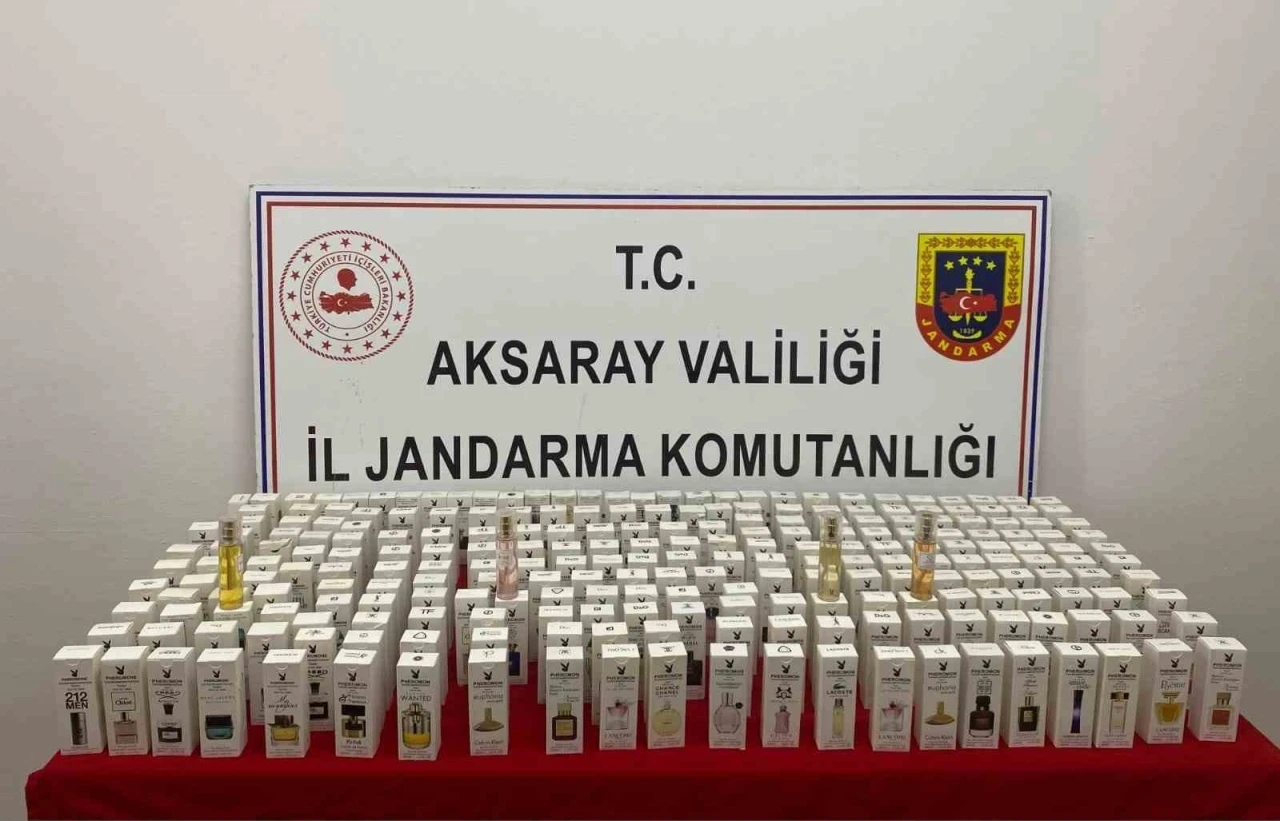 Jandarmadan kaçak parfüm operasyonu: 2 gözaltı
