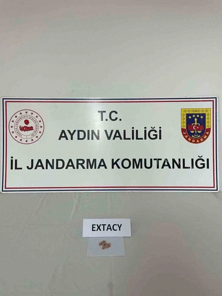 Jandarmanın uyuşturucu ile mücadelesi sürüyor
