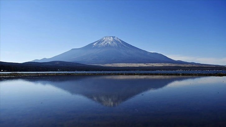 Japonya'da 90 yaşındaki dağcı, tekerlekli sandalyeyle Fuji Dağı'na tırmandı