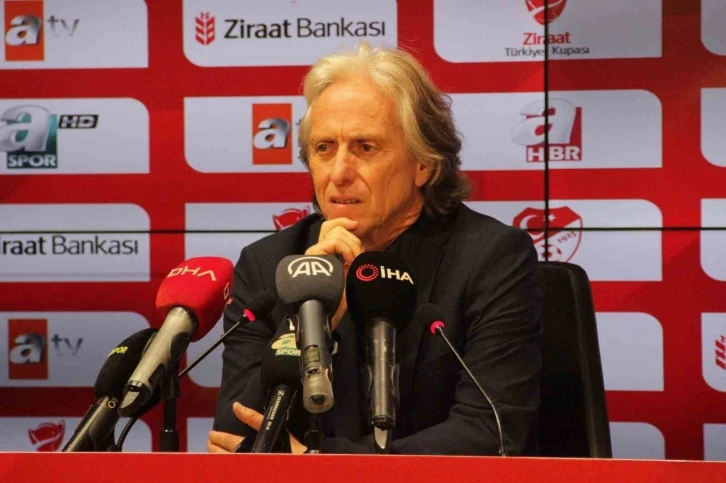 Jorge Jesus: “Bugünden itibaren Fenerbahçe’nin teknik direktör değilim”
