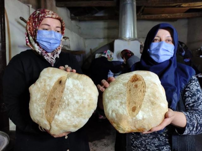 Bursalı kadınların ekmek yaparak yaptırdığı cami 