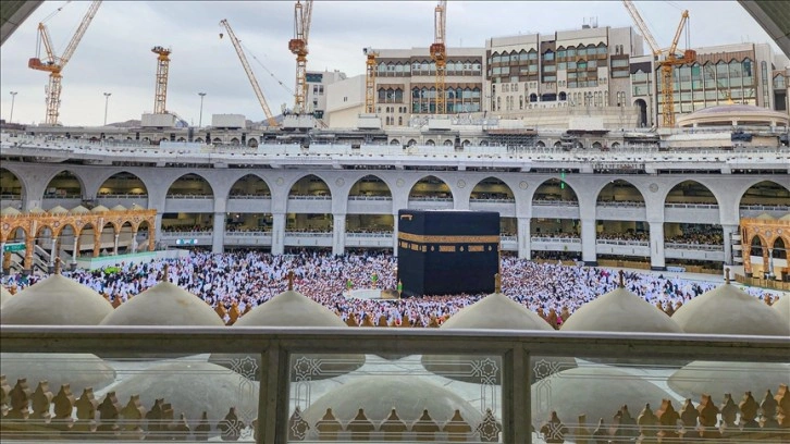 Kabe'de ramazanın ilk 10 günü 9 milyonun üzerinde Müslüman ibadet etti