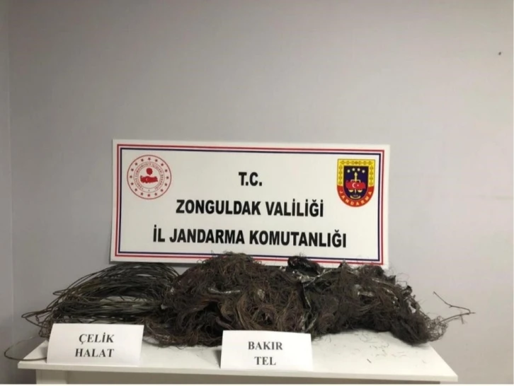 Kablo hırsızlarını jandarma yakaladı
