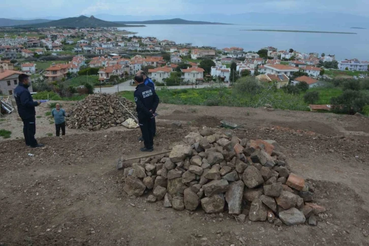 Kaçak ev ve kaçak kazı yapan adam kanun tanımıyor
