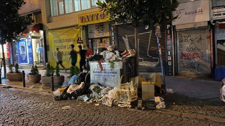 Kadıköy'de ve bazı metro istasyonlarında çöpler toplanmadı