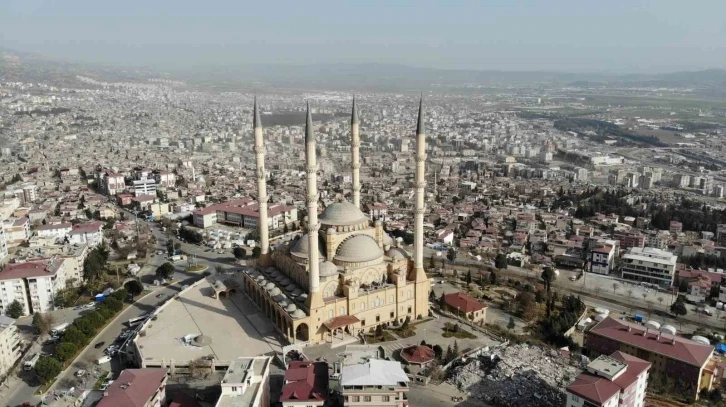 Kahramanmaraş’ın simgesi Abdülhamit Han Camii depremlere rağmen dimdik ayakta
