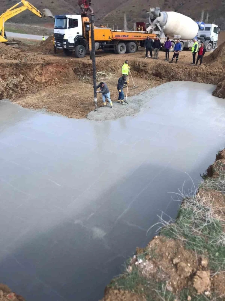 Kahramanmaraş’ta 10 saniyede haritadan silinen mahallede köy evlerinin yapımına başlandı
