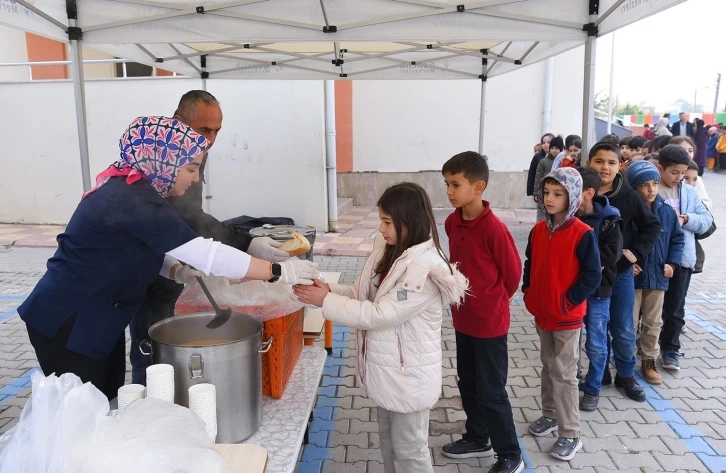 Kahramanmaraş’ta öğrencilere çorba ikramı
