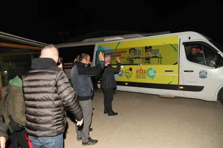 Kahramanmaraş ve Hatay’da 5 gün iftar verecek olan Lapseki Belediyesi ekip ve ekipmanları yola çıktı
