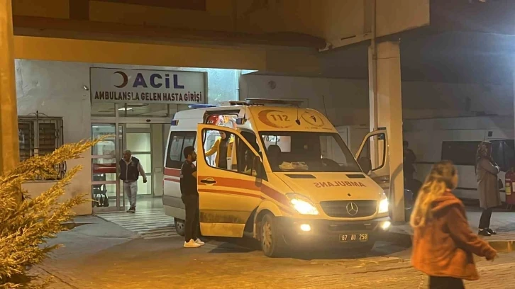 Kamyonet ile işçi servisi çarpıştı: 11 yaralı