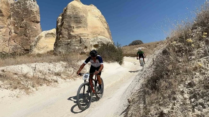 Kapadokya’da 35 kilometre pedal çevirdiler