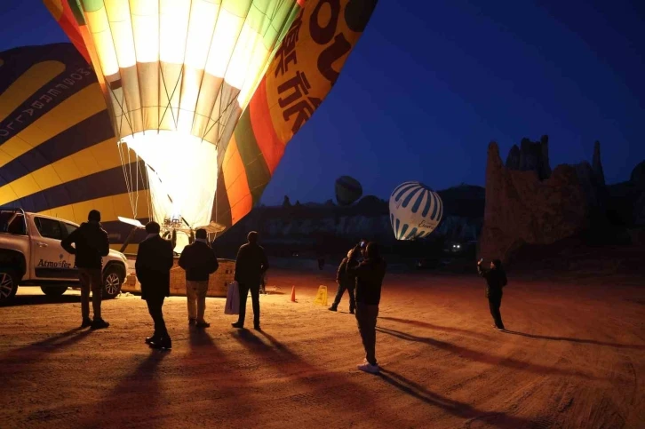 Kapadokya’da balonlar ’Savaşa Hayır’ pankartları ile havalandı
