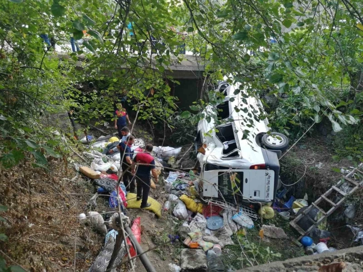 Kapasite dışı yolcu taşıyarak 1 kişinin de ölümüne sebep olan sürücü serbest
