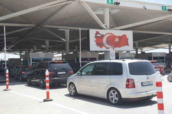 Kapıkule’de gurbetçi yoğunluğu başladı
