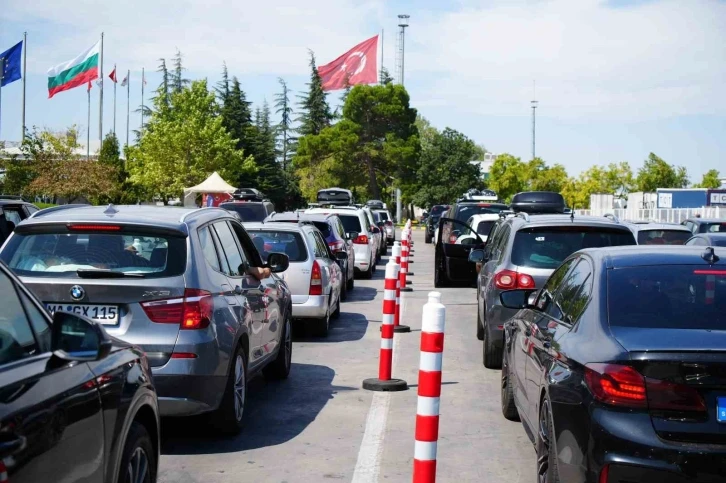 Kapıkule’de rekor: 3 milyon 814 bin 544 yolcu girişi ve çıkışı oldu
