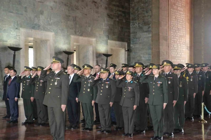 Kara Harp Okulu öğrencileri Anıtkabir’i ziyaret etti
