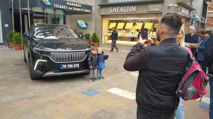 Karabük TSO’nun yeni hizmet aracı Togg vatandaşların dikkatini çekiyor
