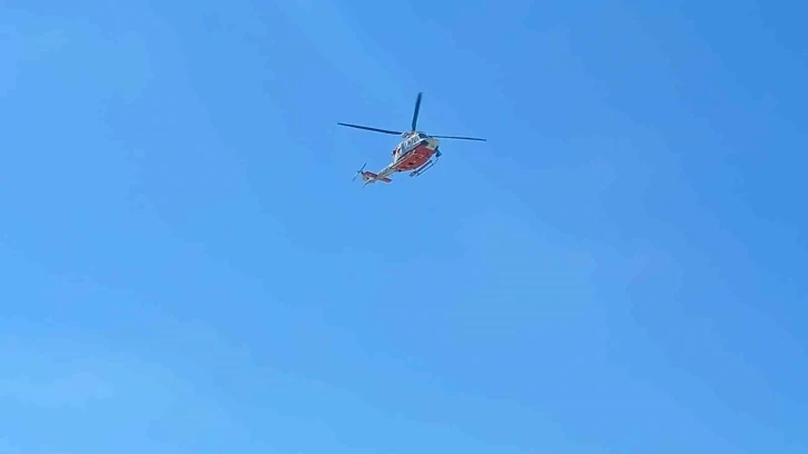 Karadeniz’de kaybolan 16 yaşındaki çocuğun arama çalışmalarına helikopter katıldı
