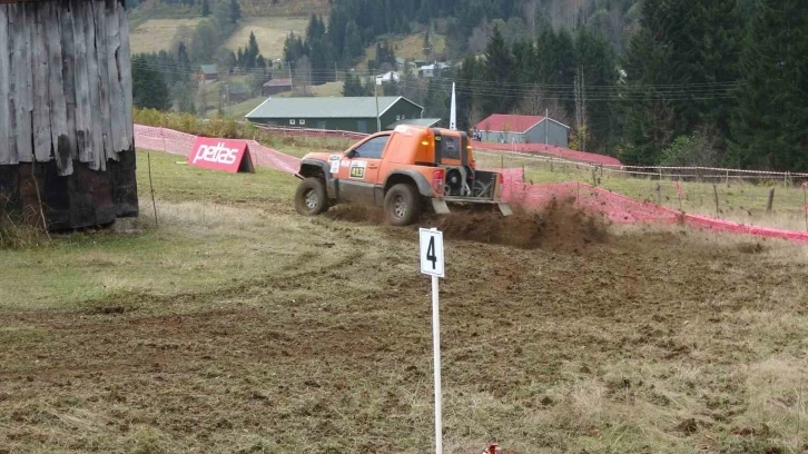 Karadeniz yaylalarındaki zorlu Off-Road yarışları nefesleri kesti
