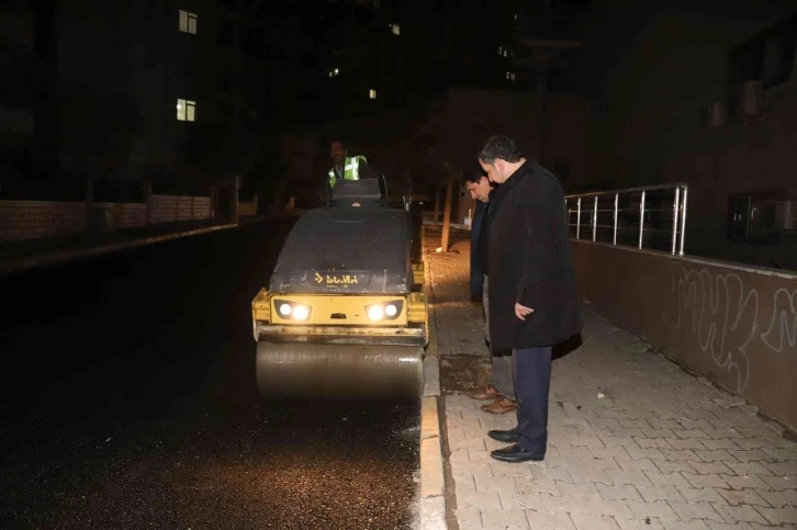 Karaköprü’de asfaltlama çalışmalarında gece mesaisi
