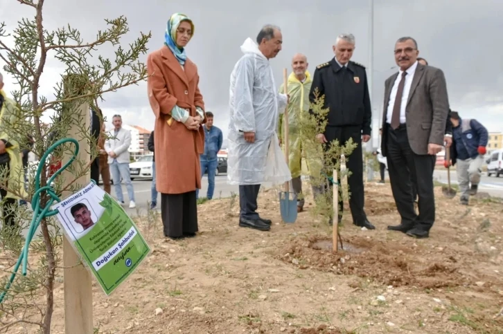 Karaman’da depremde ölen üniversite öğrencilerin anısına fidan dikildi
