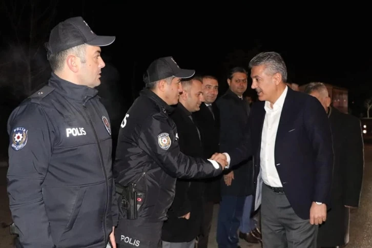 Karaman Valisi Akkoyun görev başındaki personelin yeni yılını kutladı
