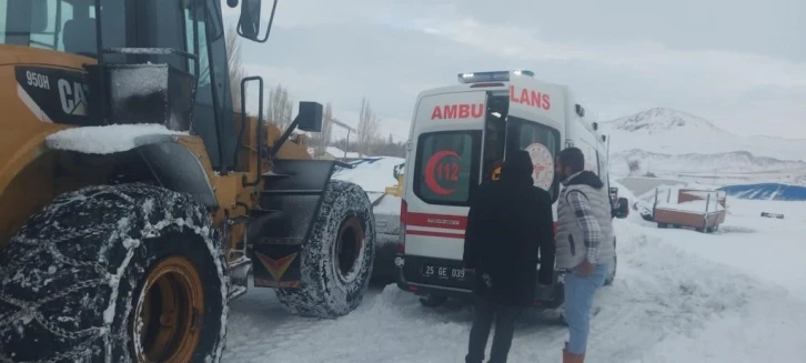 Karla mücadele ekipleri ambulans için yol açtı
