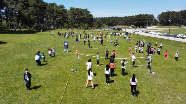 Bursa'da karnelerini alıp yaylaya koştular