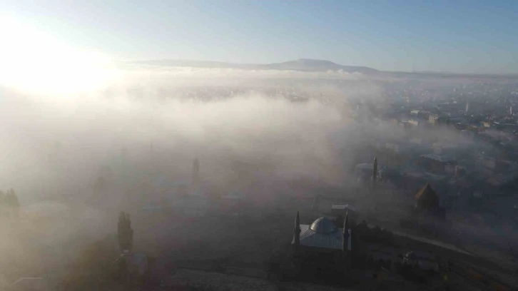 Kars sis bulutları arasında kayboldu
