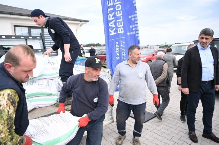 Kartepe’de çiftçilere gübre desteği
