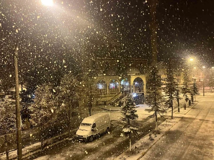 Kastamonu’nun yüksek kesimlerinde kar yağışı etkili oldu
