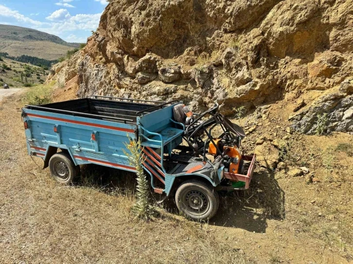 Kayalıklara çarpan patpatta bir kişi öldü 2 kişi yaralandı
