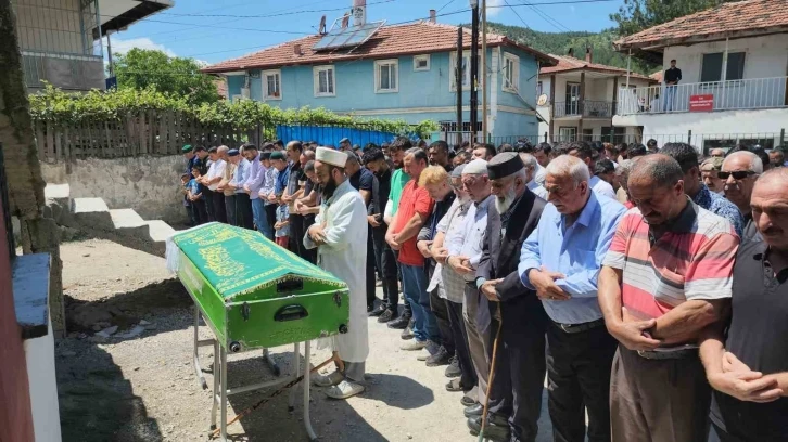 Kayınpederinin katlettiği Karbeyaz son yolculuğuna uğurlandı
