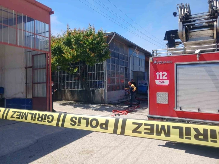 Kaynak makinesinden çıkan yangında oto yedek parça dükkanında maddi hasar oluştu
