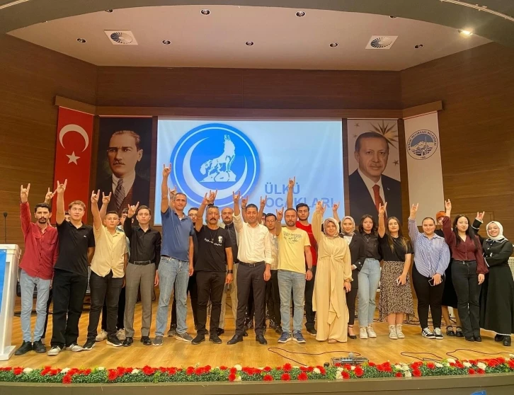Kayseri’de Ülkü Ocakları tarafından ’Türk’ün Türküsü Ses Yarışması’ düzenlendi
