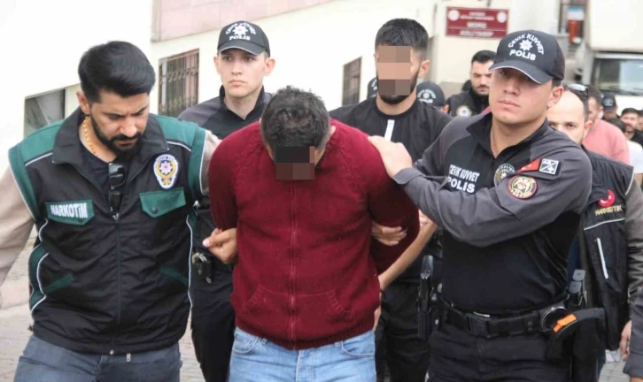 Kayseri’de zehir tacirlerine Şafak Operasyonu: 24 gözaltı
